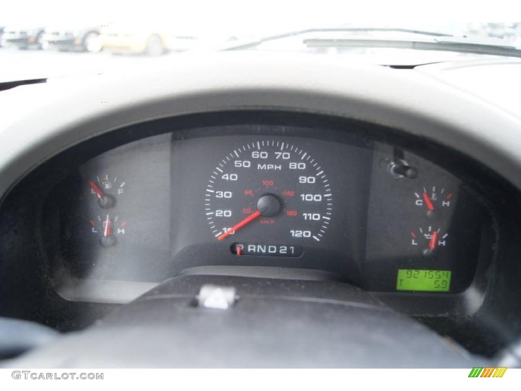 2005 F150 XL SuperCab - Oxford White / Medium Flint Grey photo #21