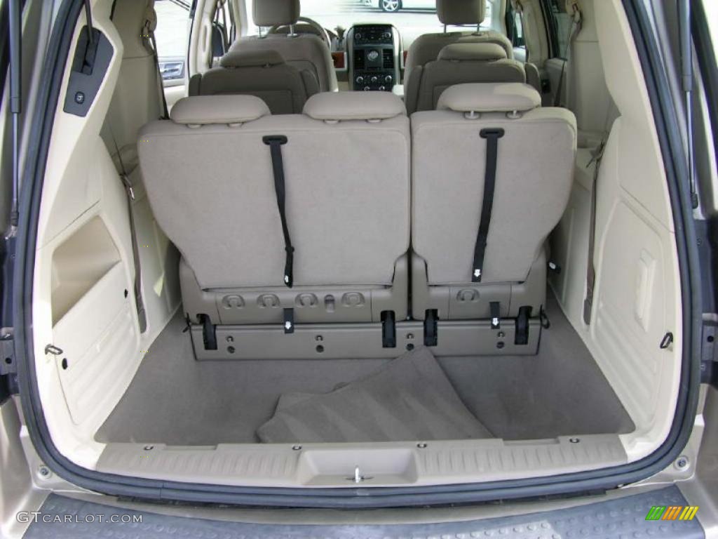 2008 Chrysler Town & Country Touring Trunk Photo #47343848
