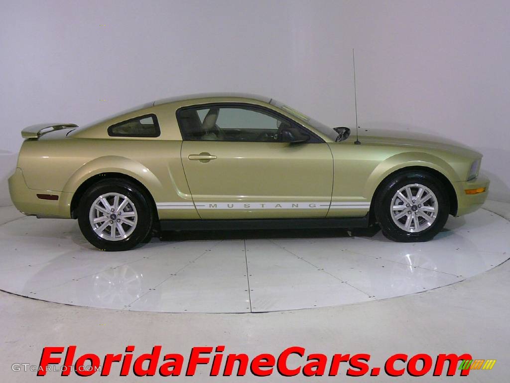 2006 Mustang V6 Premium Coupe - Legend Lime Metallic / Light Parchment photo #4