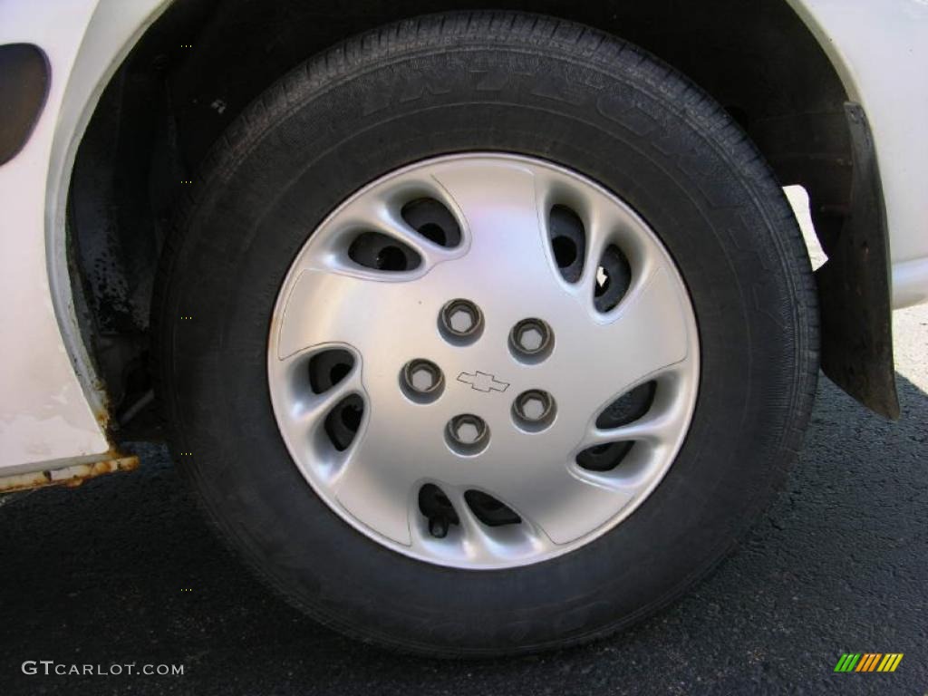2002 Venture  - Bright White / Medium Gray photo #27