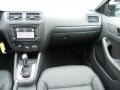 Black - Jetta SE Sedan Photo No. 15