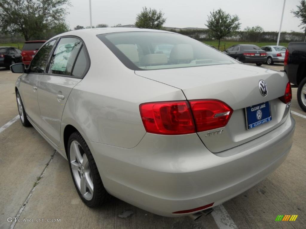 2011 Jetta SE Sedan - White Gold Metallic / Cornsilk Beige photo #5