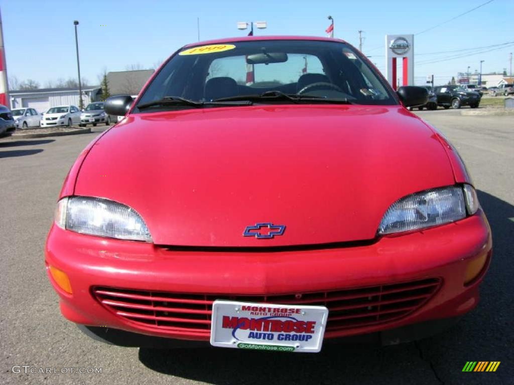 1999 Cavalier Sedan - Bright Red / Graphite photo #2