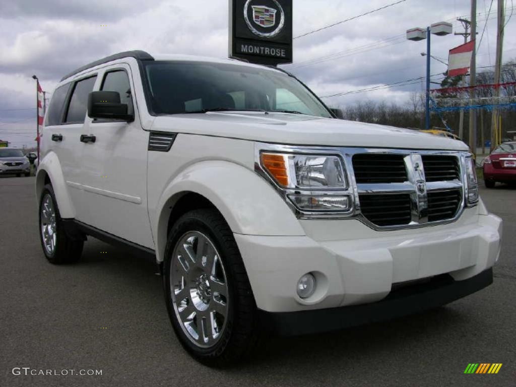 2010 Nitro SE 4x4 - Stone White / Khaki photo #3
