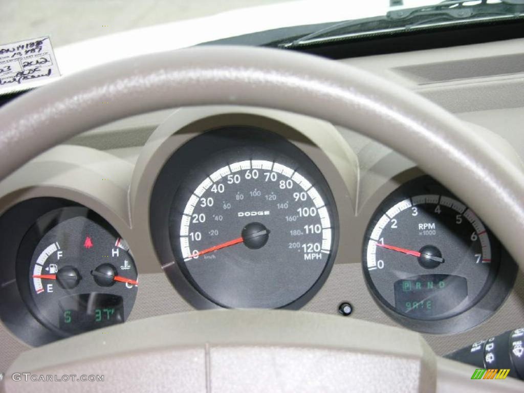 2010 Nitro SE 4x4 - Stone White / Khaki photo #23