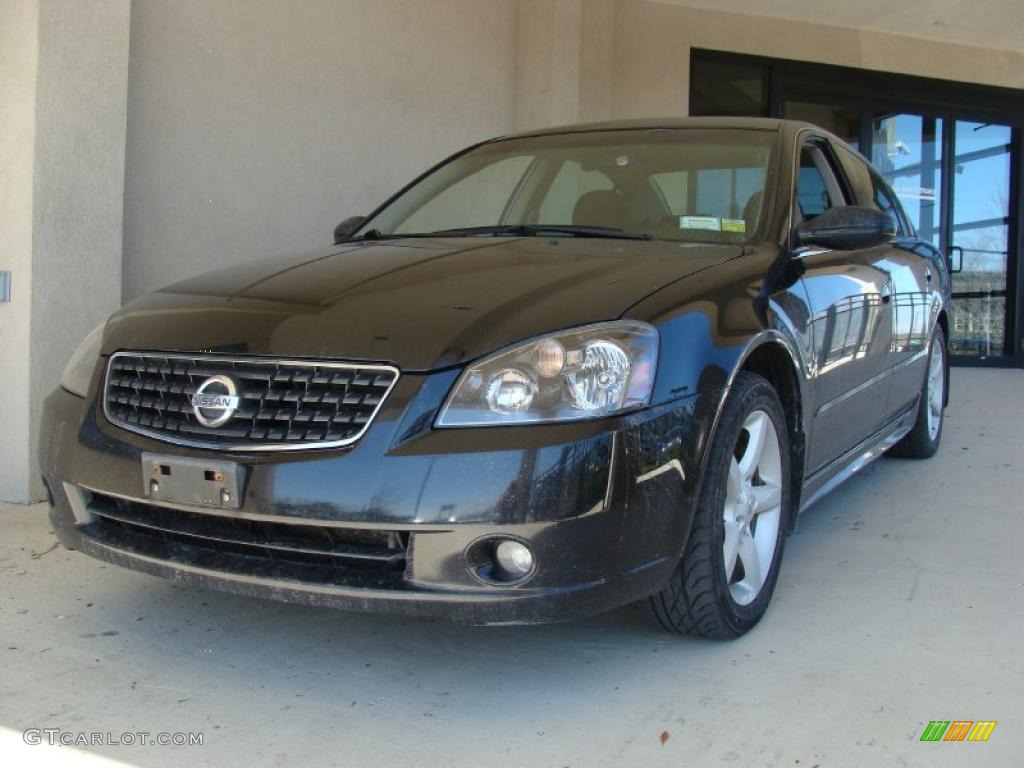 2005 Altima 3.5 SE - Super Black / Charcoal photo #1