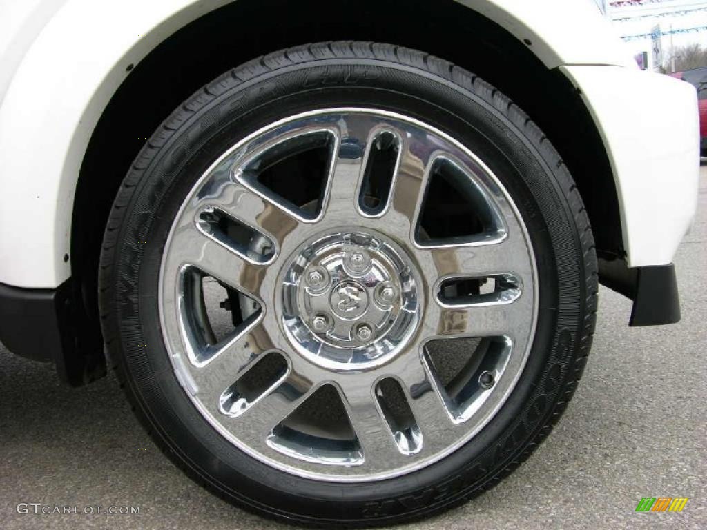 2010 Nitro SE 4x4 - Stone White / Khaki photo #33