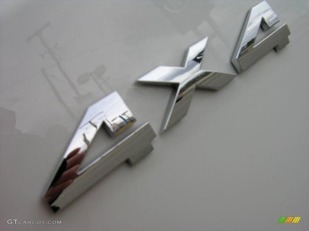 2010 Nitro SE 4x4 - Stone White / Khaki photo #36