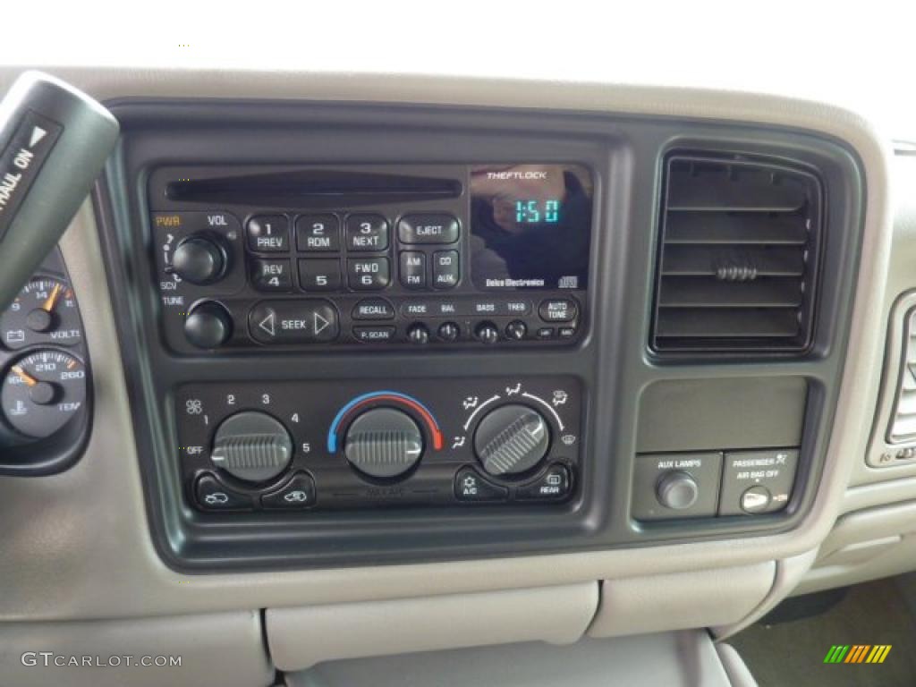 2000 Chevrolet Silverado 2500 LS Extended Cab 4x4 Controls Photo #47348294