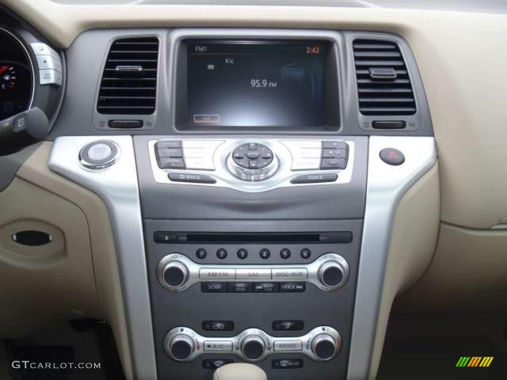 2011 Nissan Murano SL Controls Photos