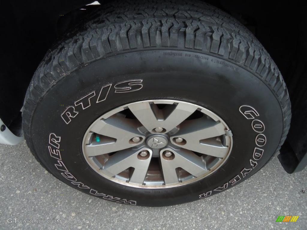 2007 Mitsubishi Raider LS Double Cab Wheel Photo #47352683