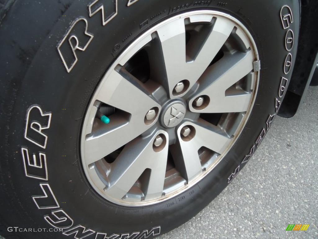 2007 Mitsubishi Raider LS Double Cab Wheel Photo #47352707