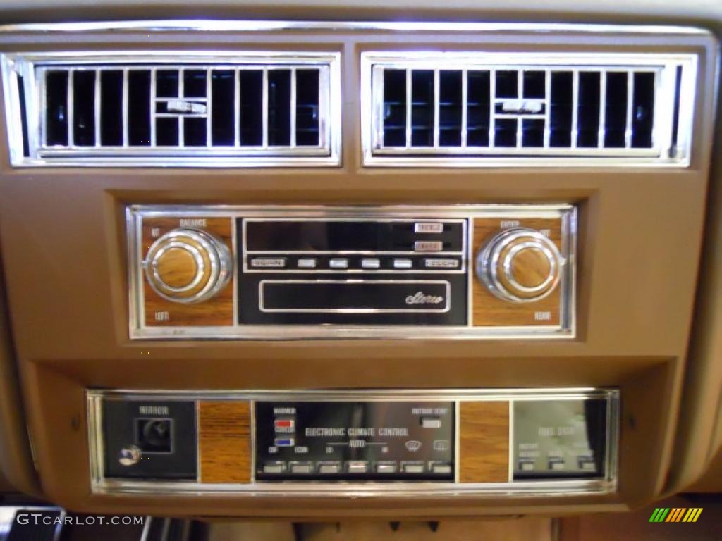 1982 Fleetwood Brougham d