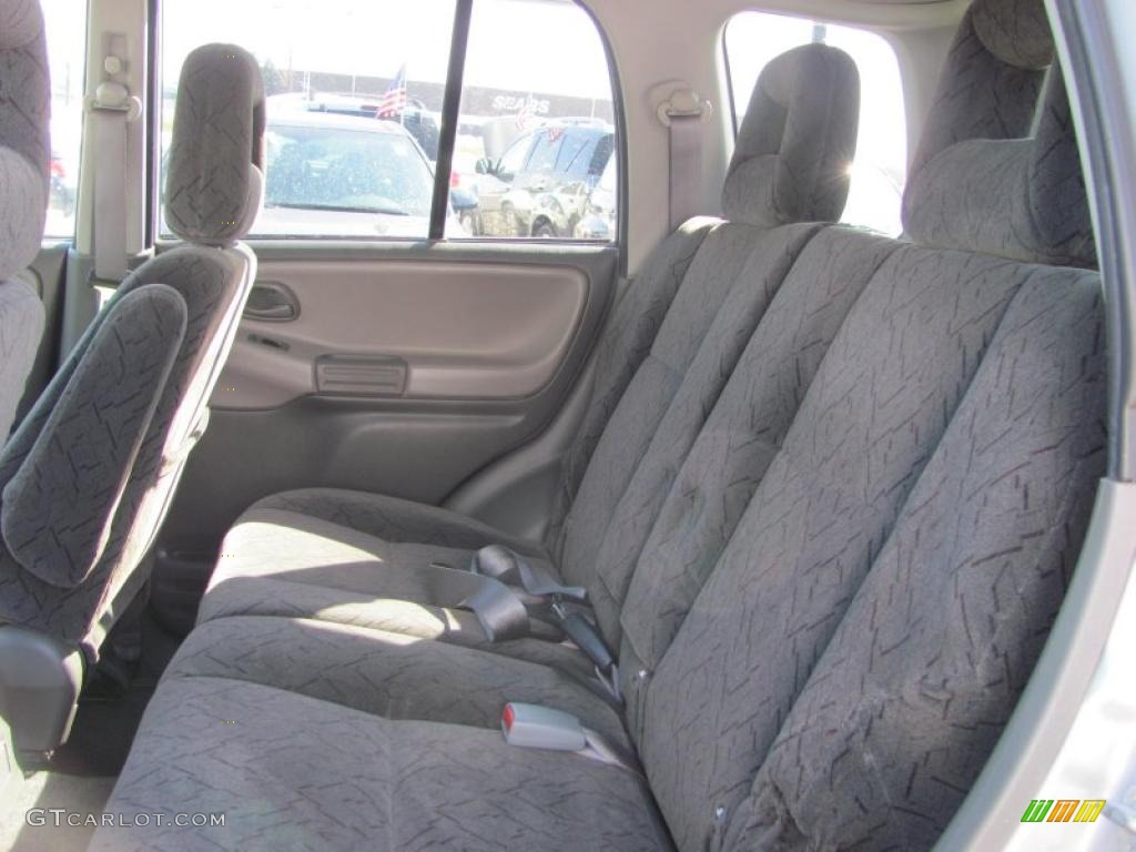 Medium Gray Interior 2003 Chevrolet Tracker 4WD Hard Top Photo #47356496
