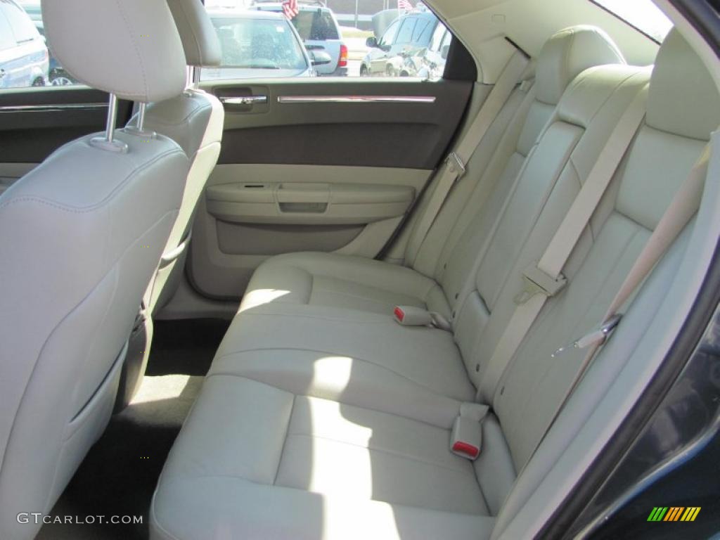 Dark Khaki/Light Graystone Interior 2008 Chrysler 300 Touring AWD Photo #47356841
