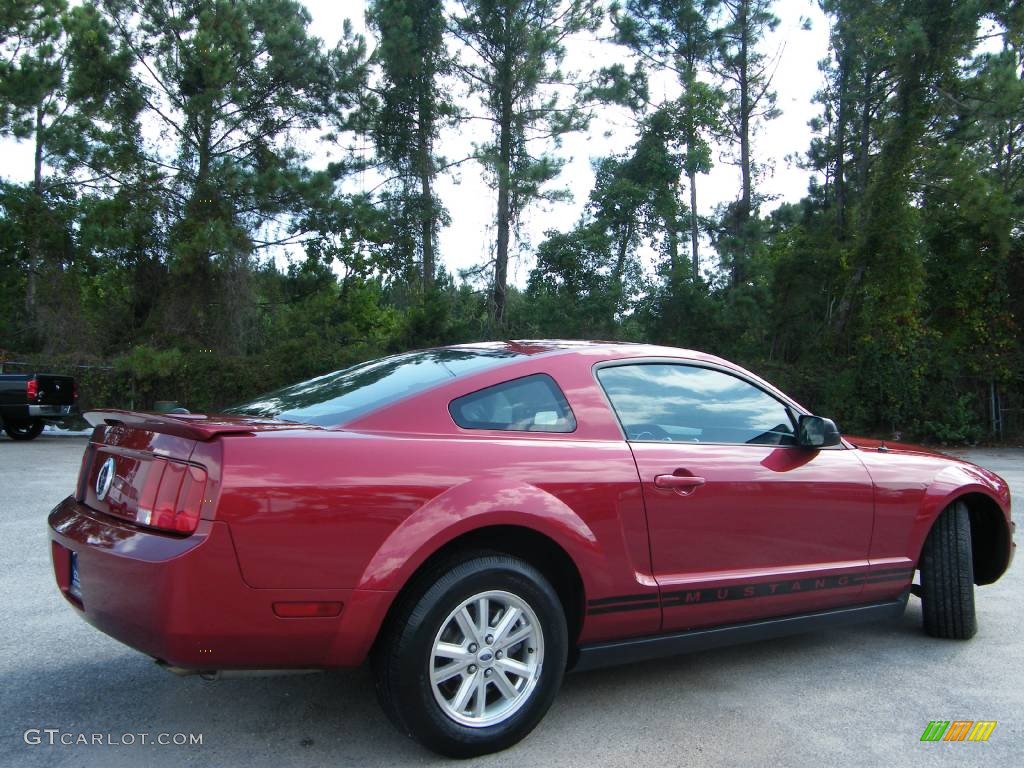 2007 Mustang V6 Deluxe Coupe - Redfire Metallic / Light Graphite photo #13