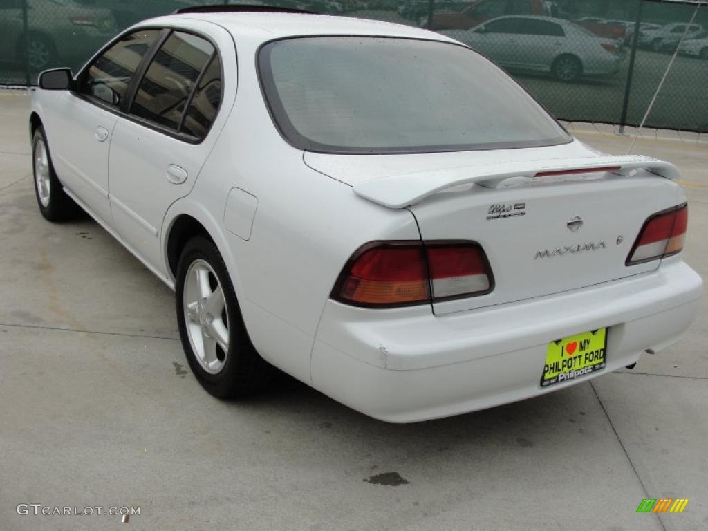 1998 Maxima GLE - Arctic White Pearl Metallic / Beige photo #5