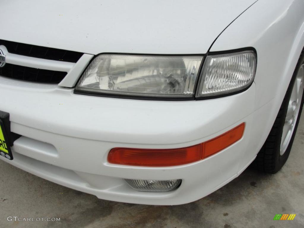 1998 Maxima GLE - Arctic White Pearl Metallic / Beige photo #10