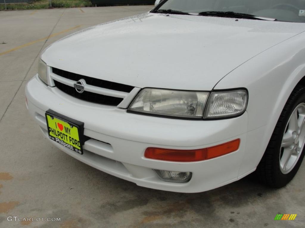 1998 Maxima GLE - Arctic White Pearl Metallic / Beige photo #11