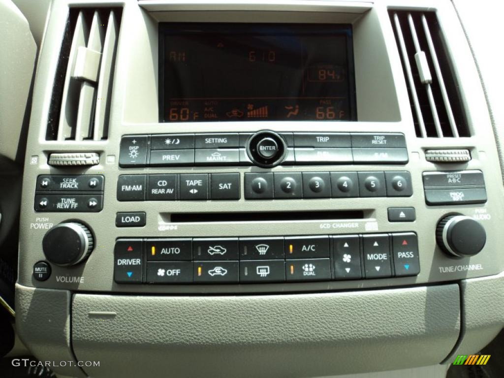 2004 Infiniti FX 35 Controls Photos