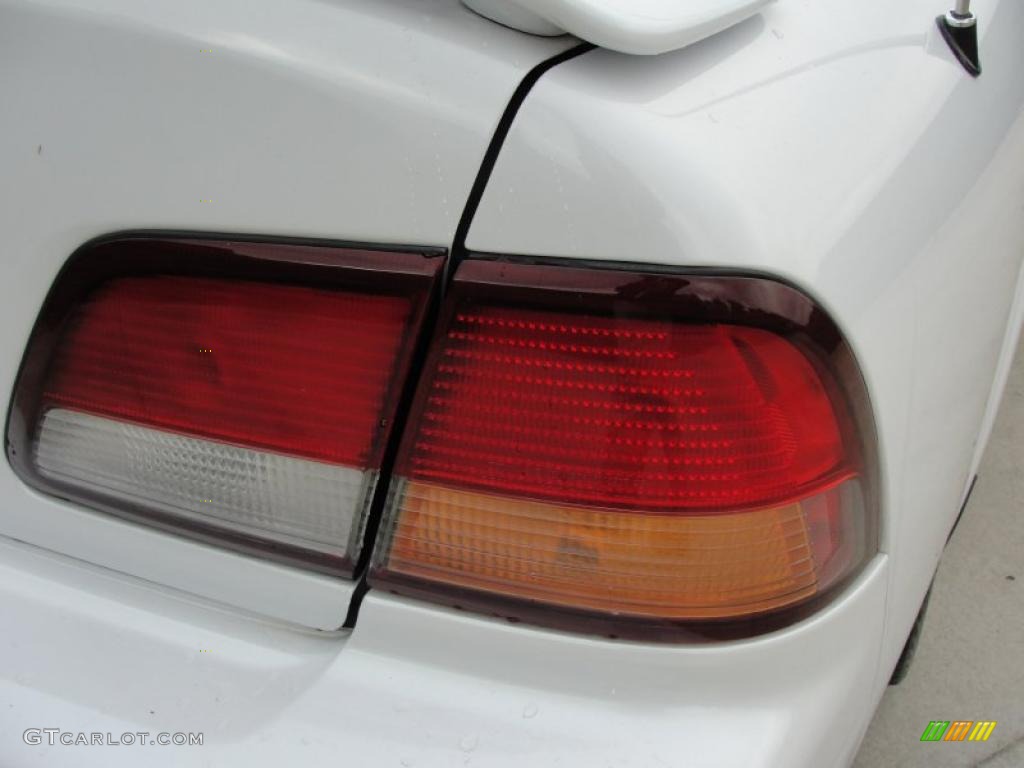 1998 Maxima GLE - Arctic White Pearl Metallic / Beige photo #18