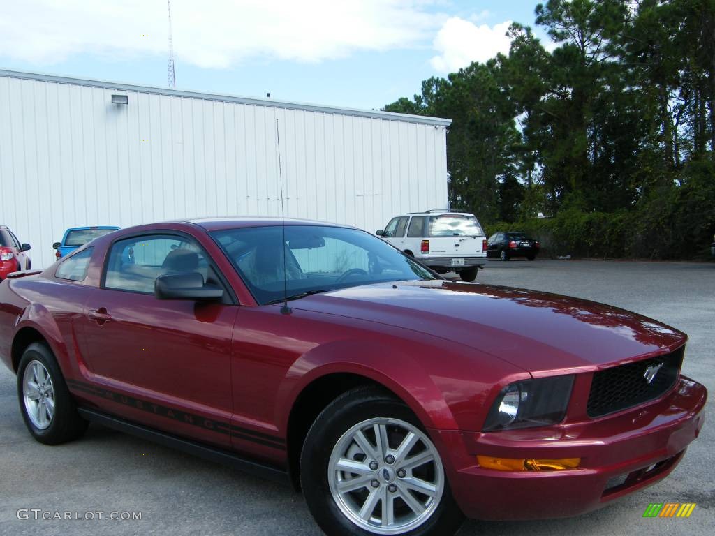 2007 Mustang V6 Deluxe Coupe - Redfire Metallic / Light Graphite photo #15
