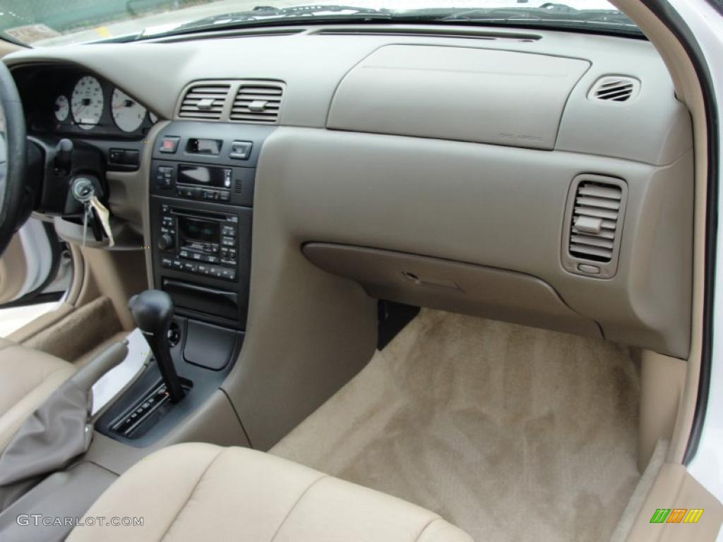 1998 Nissan Maxima GLE Dashboard Photos