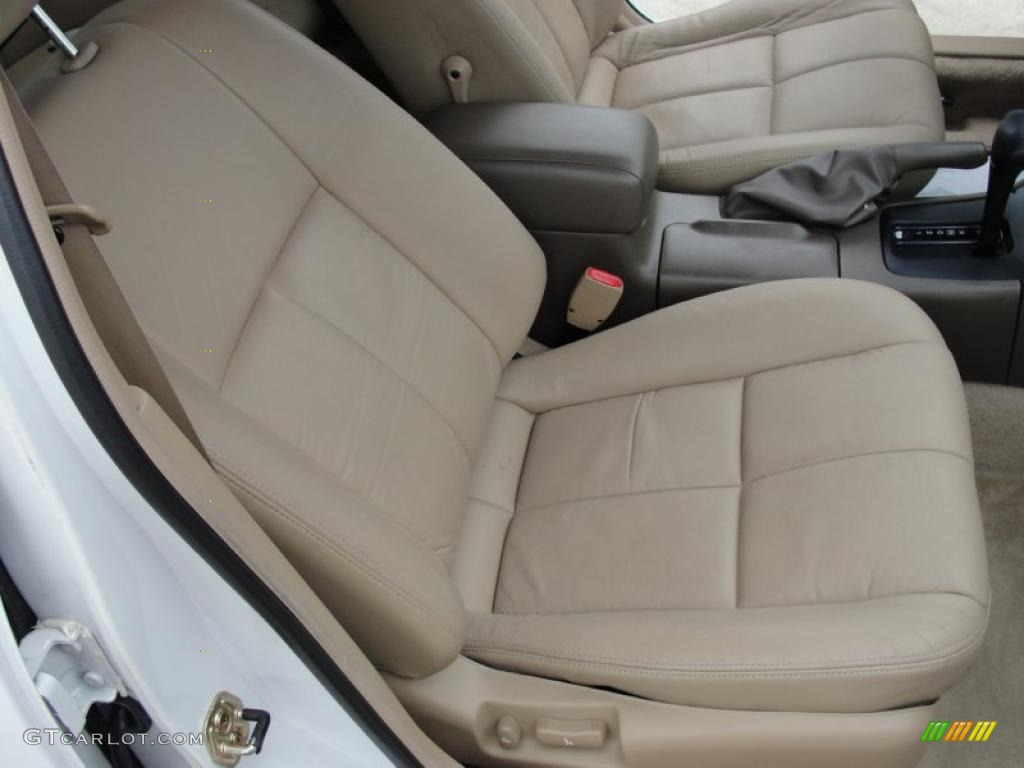 Beige Interior 1998 Nissan Maxima GLE Photo #47358383