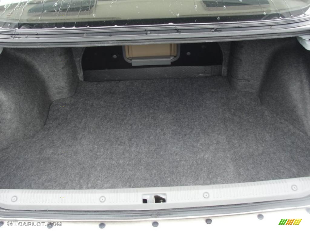 1998 Maxima GLE - Arctic White Pearl Metallic / Beige photo #27