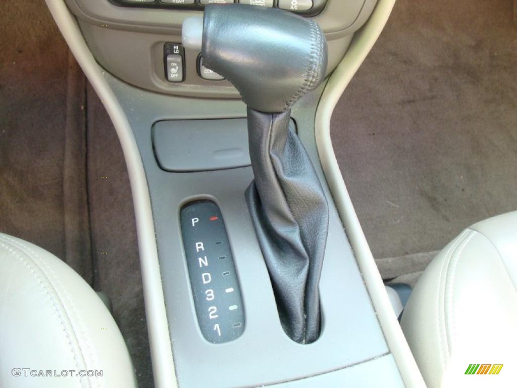 2003 Pontiac Bonneville SLE Transmission Photos