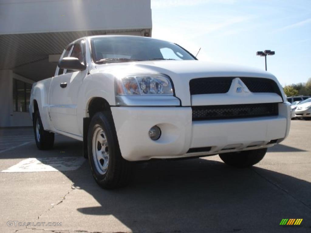 Arctic White Mitsubishi Raider