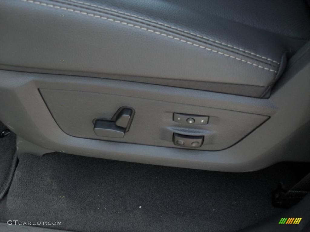2011 Dodge Ram 2500 HD Laramie Mega Cab 4x4 Controls Photo #47359979