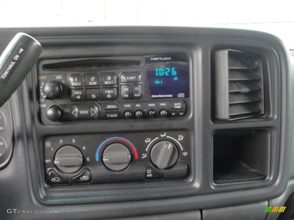 2002 GMC Sierra 2500HD SLT Crew Cab 4x4 Controls Photo #47360555