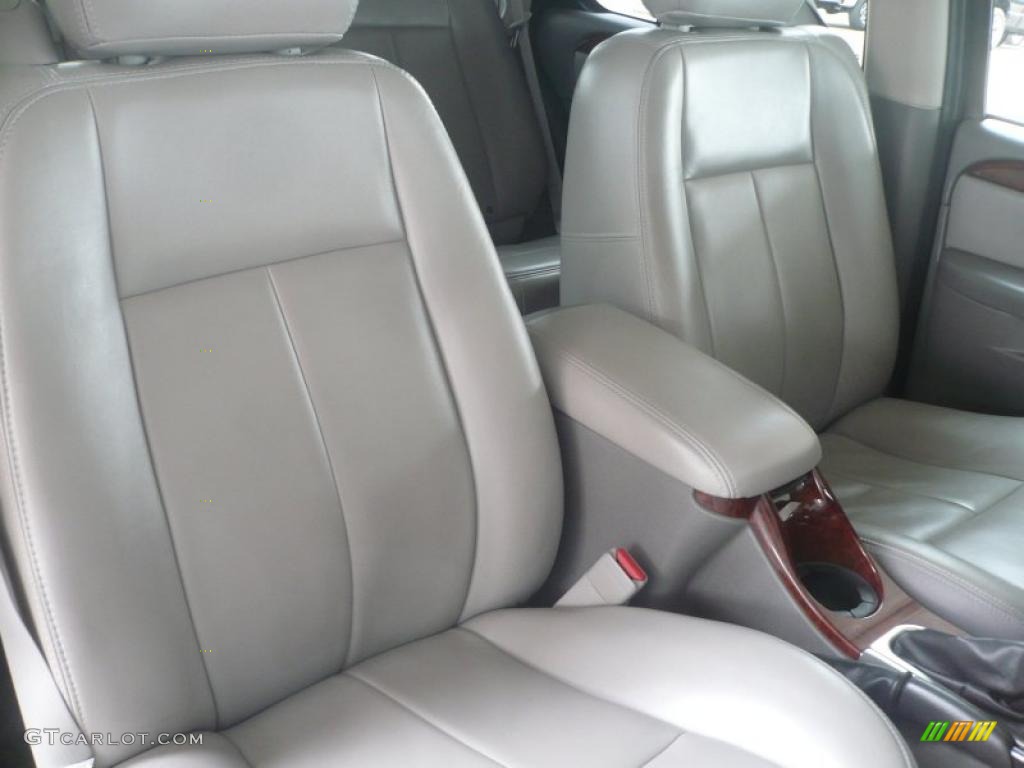 Light Gray Interior 2008 GMC Envoy SLT 4x4 Photo #47362016