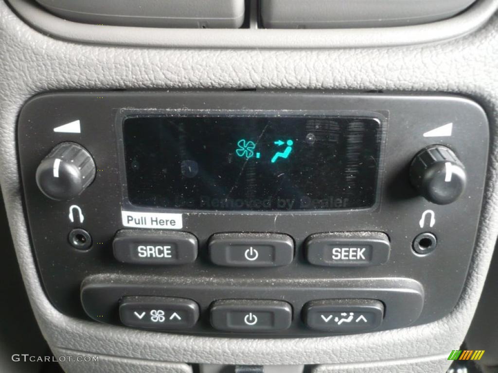 2008 GMC Envoy SLT 4x4 Controls Photo #47362064