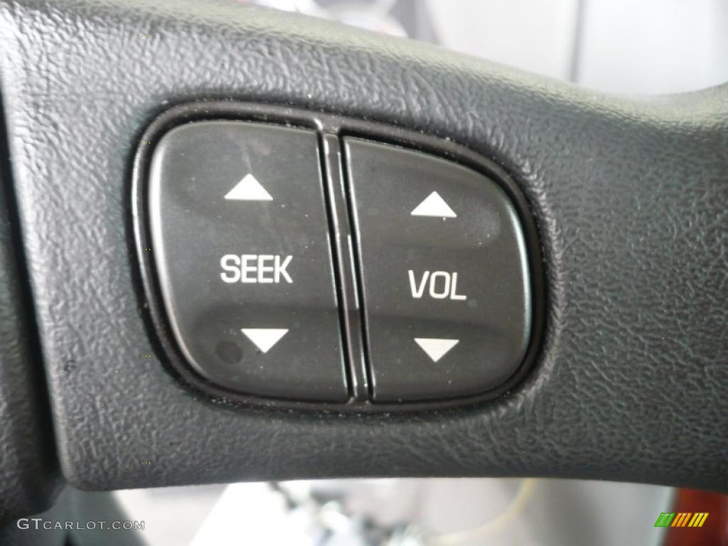 2008 GMC Envoy SLT 4x4 Controls Photo #47362172