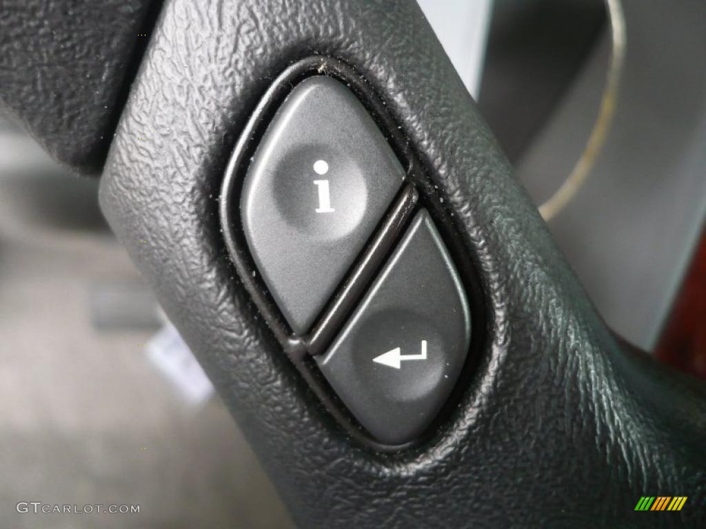 2008 GMC Envoy SLT 4x4 Controls Photo #47362205
