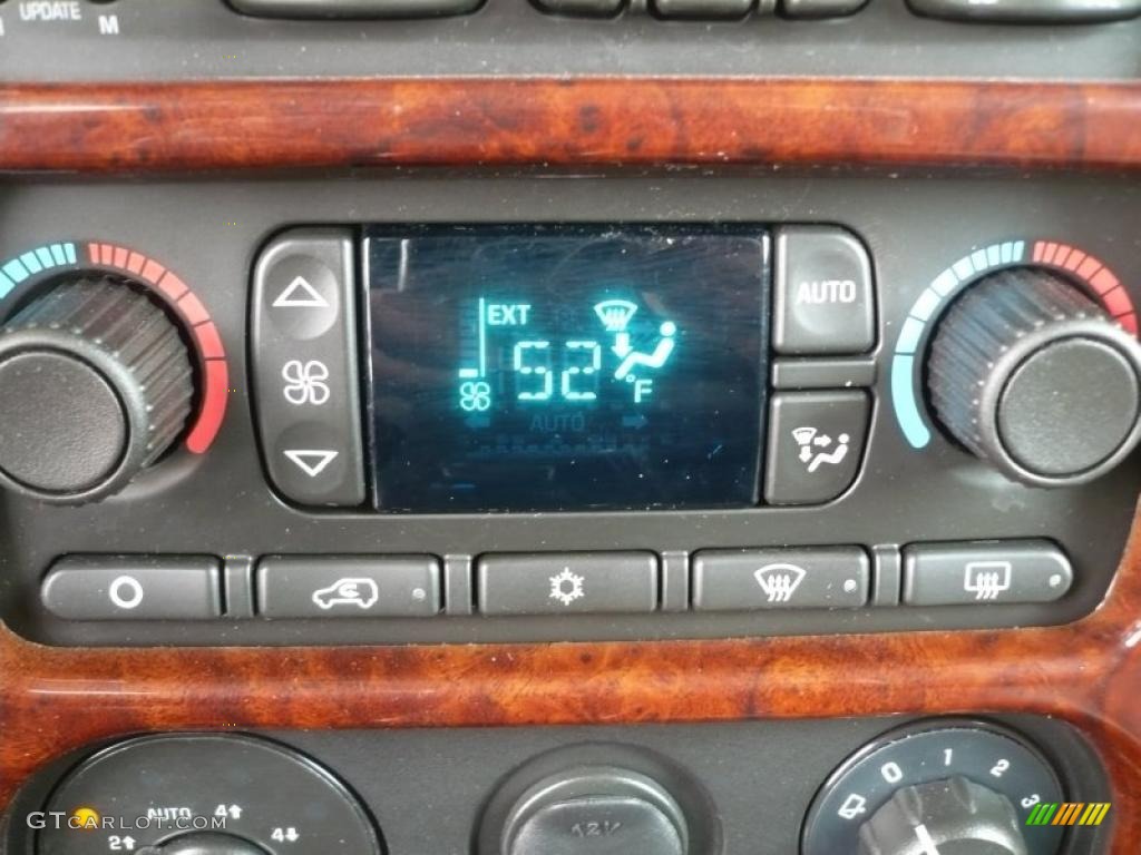 2008 GMC Envoy SLT 4x4 Controls Photo #47362235
