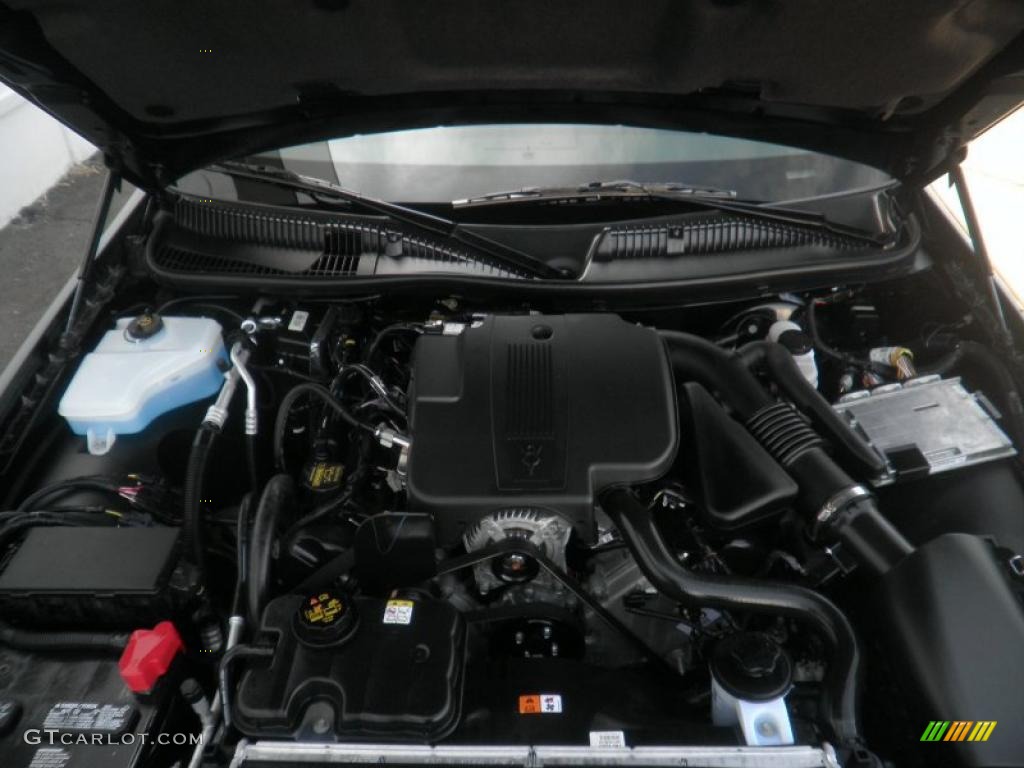 2011 Lincoln Town Car Signature Limited 4.6 Liter Flex-Fuel SOHC 16-Valve V8 Engine Photo #47362670