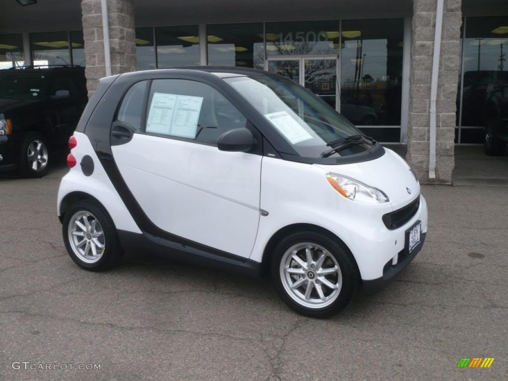 2010 fortwo passion coupe - Crystal White / design Black photo #1