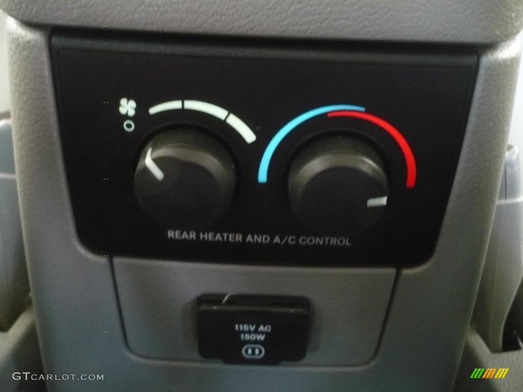 2007 Dodge Durango SLT 4x4 Controls Photo #47363432