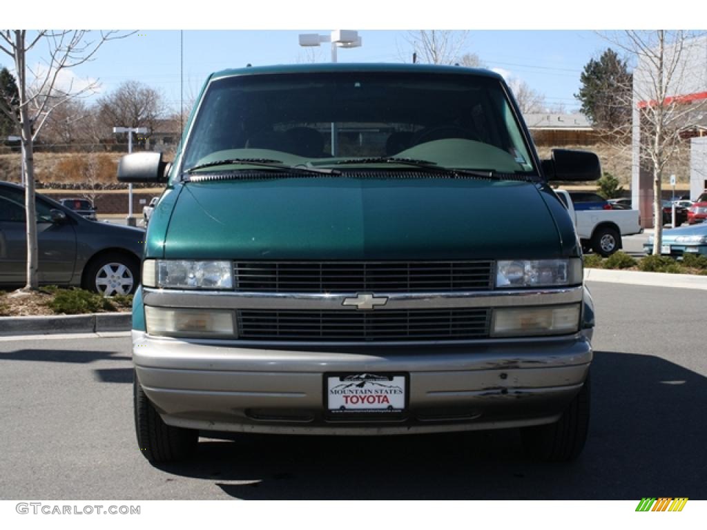 2001 Astro LT AWD Passenger Van - Dark Forest Green Metallic / Neutral photo #6