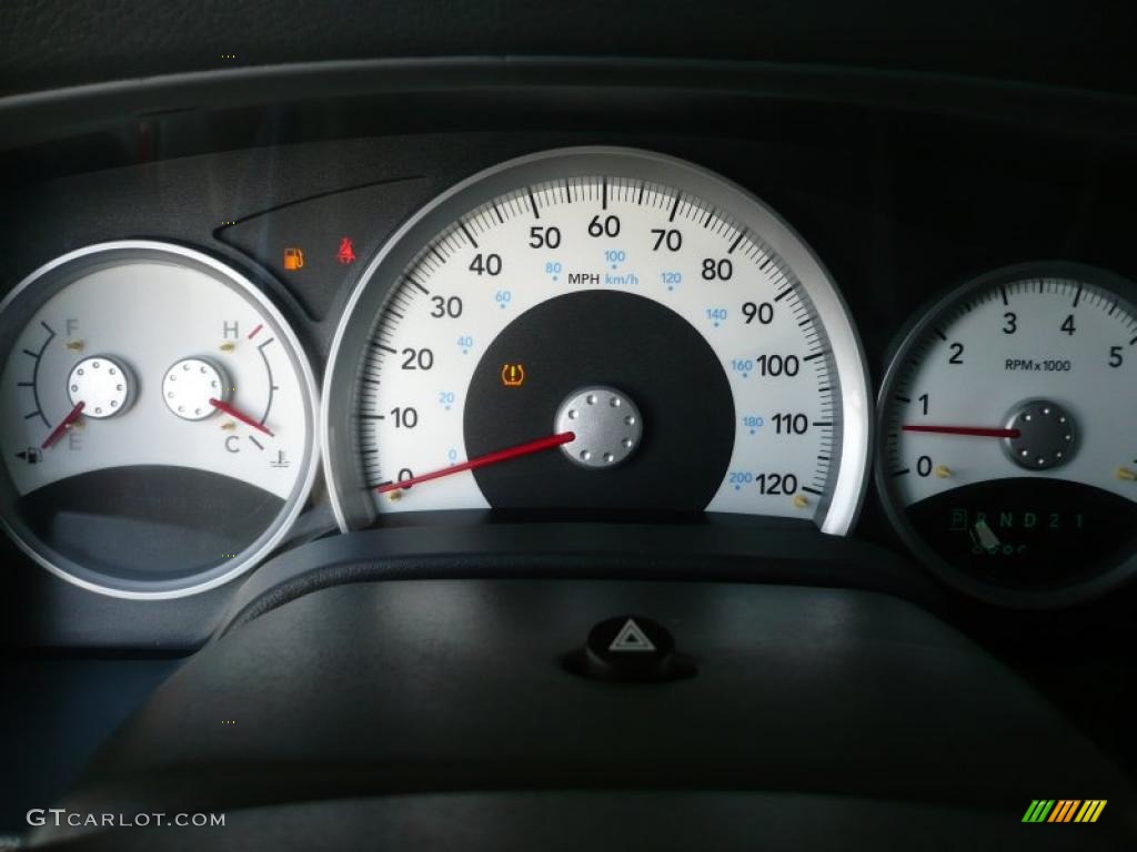 2007 Dodge Durango SLT 4x4 Gauges Photo #47363633