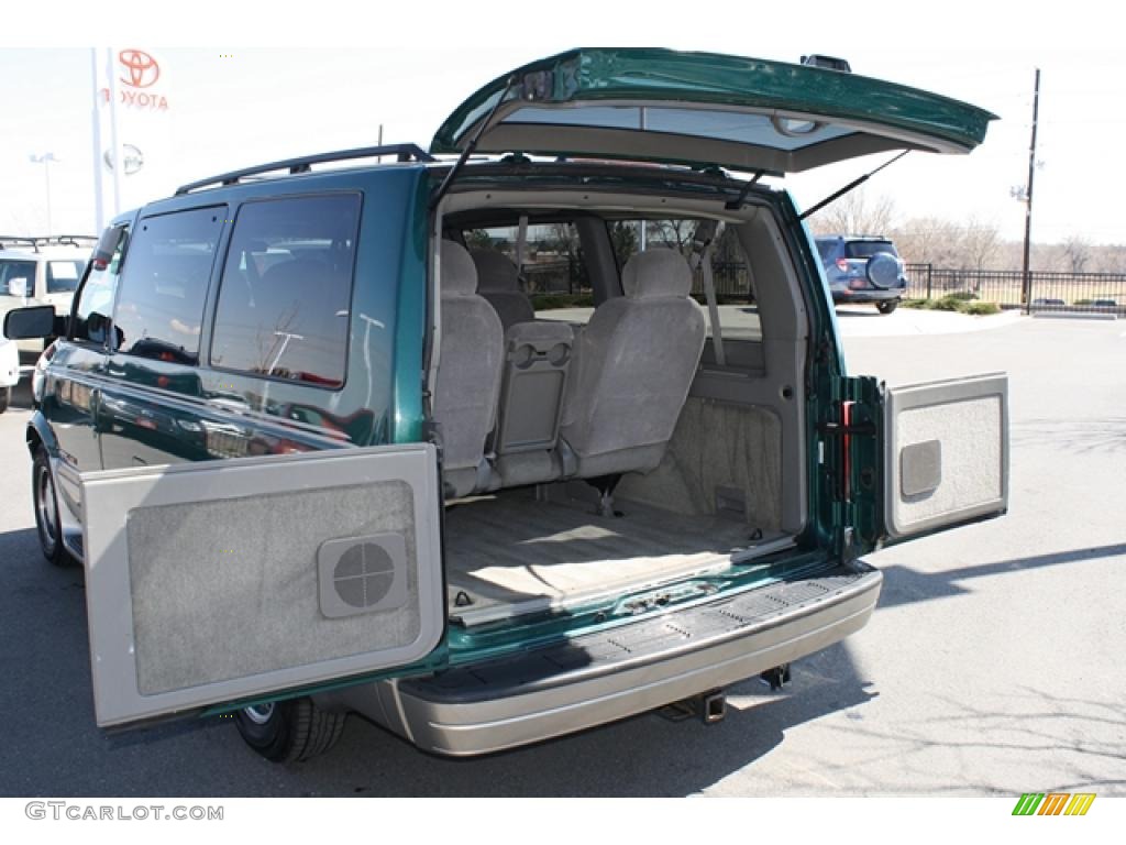 2001 Astro LT AWD Passenger Van - Dark Forest Green Metallic / Neutral photo #27
