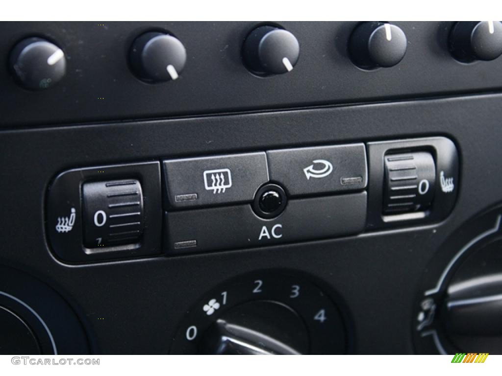 2009 Volkswagen GTI 2 Door Controls Photo #47365769