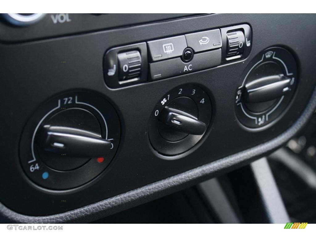 2009 Volkswagen GTI 2 Door Controls Photo #47365781