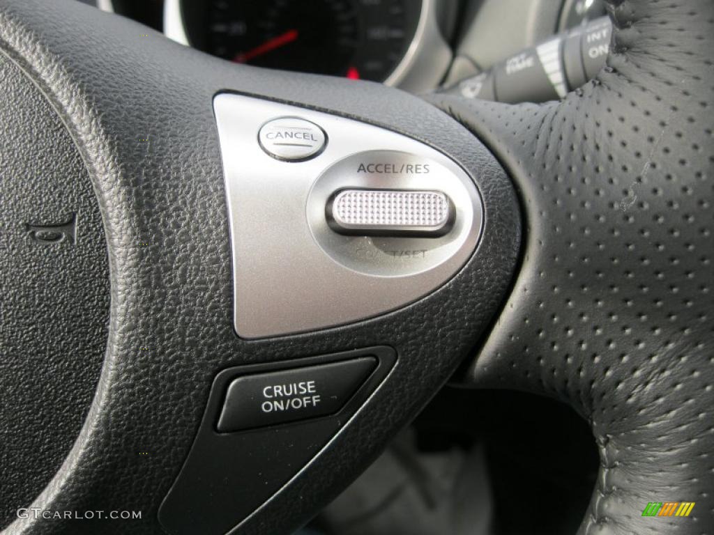 2011 Nissan Juke SL AWD Controls Photo #47365976