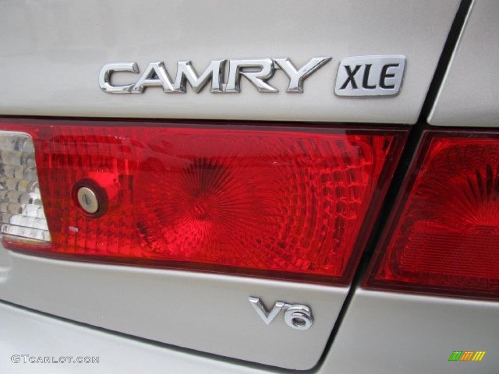 2000 Toyota Camry XLE V6 Marks and Logos Photos