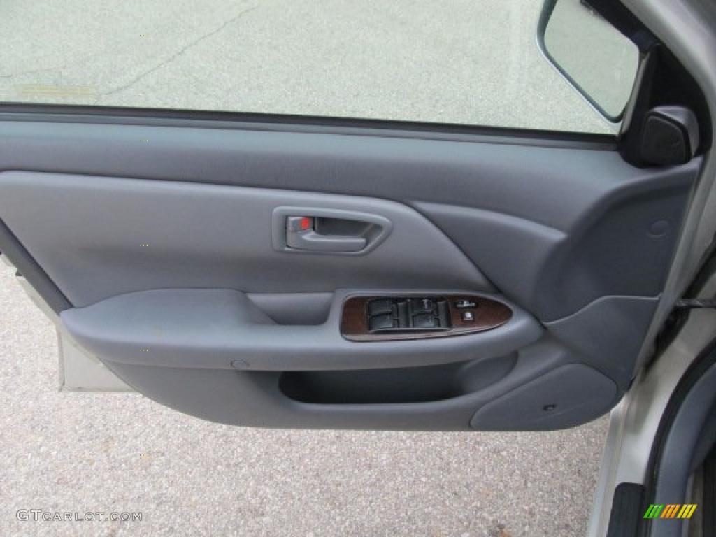 2000 Toyota Camry XLE V6 Gray Door Panel Photo #47366780