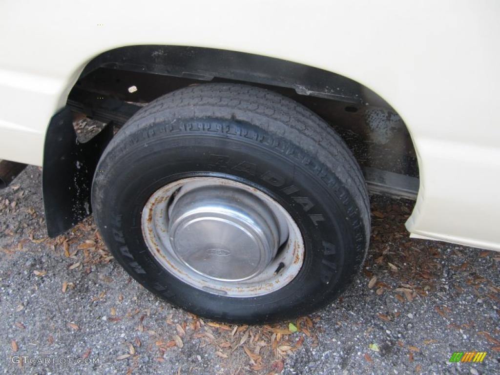 1994 Ford Econoline E250 Commercial Van Wheel Photo #47366801